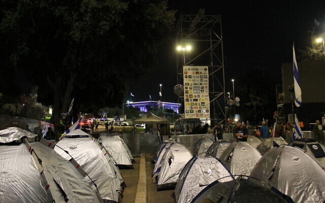 Protesters set up tents outside of the Knesset in Jerusalem, March 31, 2024. (Sam Sokol/Times of Israel) Protesters set up tents outside of the Knesset in Jerusalem, March 31, 2024. (Sam Sokol/Times of Israel)