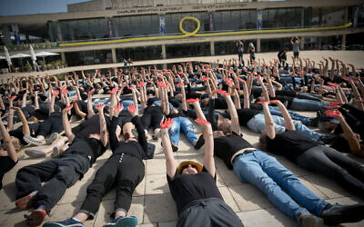 Israelis take part in a demonstration calling for the release of hostages, at Habima Square in Tel Aviv, April 23, 2024. (Miriam Alster/Flash90)