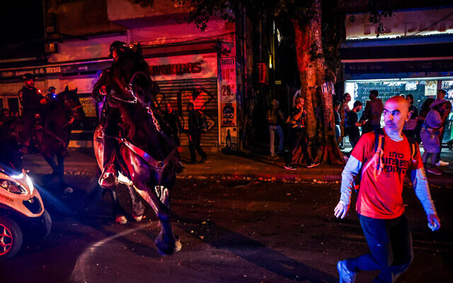 Demonstrators clash with police during a protest calling for the release of Israelis held kidnapped by Hamas terrorists in Gaza, in Tel Aviv, April 29, 2024. (Itai Ron/Flash90) Demonstrators clash with police during a protest calling for the release of Israelis held kidnapped by Hamas terrorists in Gaza, in Tel Aviv, April 29, 2024. (Itai Ron/Flash90)