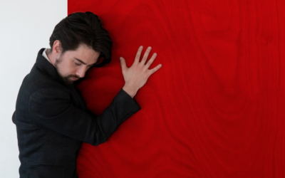 Avshalom Pollak dancer Patrick Dehaan in the new work, 'Castor,' being performed in April 2024 in the Tel Aviv Museum of Art (Courtesy)