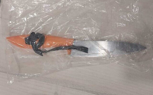 A knife found concealed on the body of a Palestinian terror suspect, 17, near the Old City of Jerusalem, April 6, 2024. (Israel Police) A knife found concealed on the body of a Palestinian terror suspect, 17, near the Old City of Jerusalem, April 6, 2024. (Israel Police)