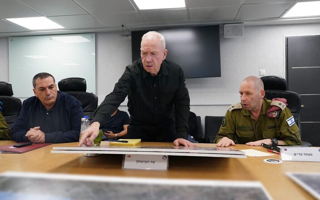 Defense Minister Yoav Gallant during an assessment at IDF Southern Command, April 7, 2024. (Ariel Hermoni/Defense Ministry)