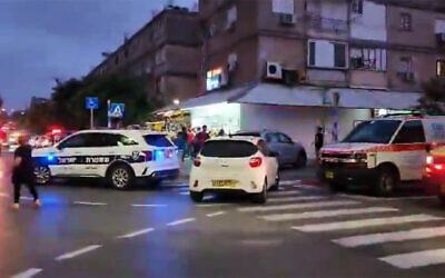 Emergency services at the scene of an apartment fire where a man was killed in Givat Shmuel, April 18, 2024. (Video screenshot/X; used in accordance with Clause 27a of the Copyright Law)