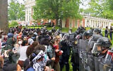 Screen capture from video of pro-Palestinian demonstrators clashing with police at the University of Virginia, May 4, 2024. (X. Used in accordance with Clause 27a of the Copyright Law)