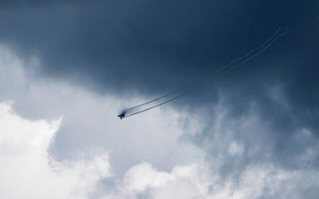 An Israeli fighter jet flies above the Israel-Lebanon border, May 6, 2024. (Jalaa MAREY / AFP)