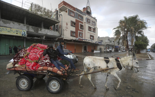 Palestinians flee from the eastern side of the southern Gaza city of Rafah after the Israeli army orders them to evacuate ahead of a military operation, in Rafah, Gaza Strip, Monday, May 6, 2024 (AP Photo/Ismael Abu Dayyah) Palestinians flee from the eastern side of the southern Gaza city of Rafah after the Israeli army orders them to evacuate ahead of a military operation, in Rafah, Gaza Strip, Monday, May 6, 2024 (AP Photo/Ismael Abu Dayyah)