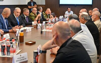 Prime Minister Benjamin Netanyahu meets with municipal heads from cities and towns on Israel's northern border, May 19, 2024. (Kobi Gideon/GPO)
