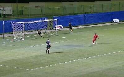 The record-breaking 56th penalty kick that decided a soccer game between SC Dimona and Shimshon Tel Aviv in Dimona, May 20, 2024. (YouTube. Used in accordance with Clause 27a of the Copyright Law) The record-breaking 56th penalty kick that decided a soccer game between SC Dimona and Shimshon Tel Aviv in Dimona, May 20, 2024. (YouTube. Used in accordance with Clause 27a of the Copyright Law)