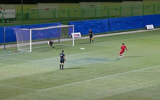 The record-breaking 56th penalty kick that decided a soccer game between SC Dimona and Shimshon Tel Aviv in Dimona, May 20, 2024. (YouTube. Used in accordance with Clause 27a of the Copyright Law) The record-breaking 56th penalty kick that decided a soccer game between SC Dimona and Shimshon Tel Aviv in Dimona, May 20, 2024. (YouTube. Used in accordance with Clause 27a of the Copyright Law)