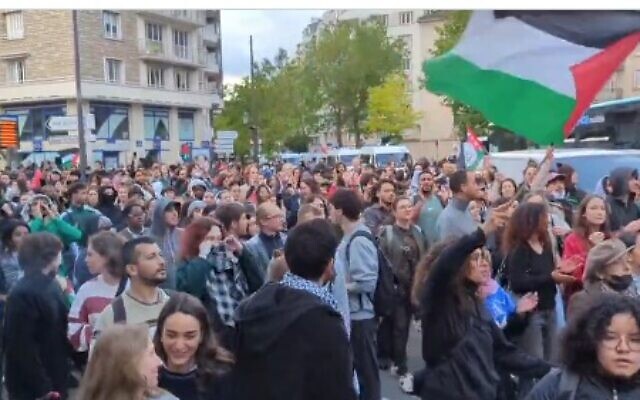 Anti-Israel protesters demonstrate outside TF1's studio in Paris on May 30, 2024. (Screen capture/X) Anti-Israel protesters demonstrate outside TF1's studio in Paris on May 30, 2024. (Screen capture/X)