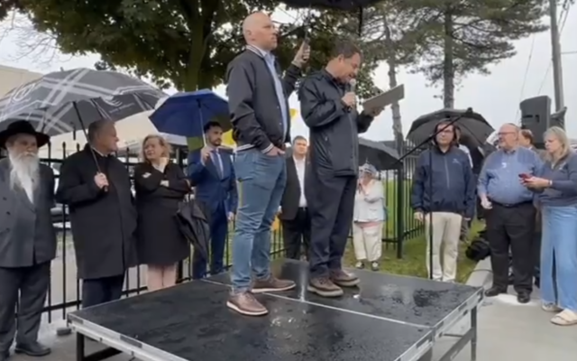 Toronto City Councillor James Pasternak speaks at a solidarity rally outside the Bais Chaya Mushka school, May 27, 2024. (Screenshot via X, @PasternakTO)