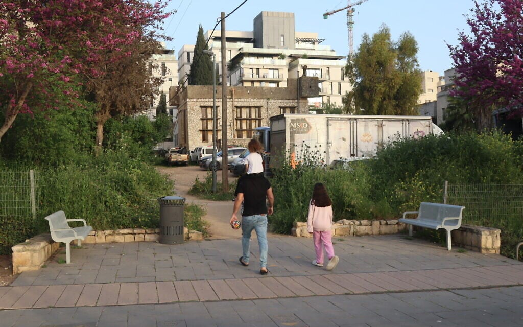 The rear view of the old Mekor Haim synagogue. (Shmuel Bar-Am)