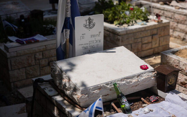 The grave of Yisrael Yudkin who was killed in battle in the Gaza Strip, pictured in Jerusalem on June 23, 2024. (Chaim Goldberg/FLASH90) The grave of Yisrael Yudkin who was killed in battle in the Gaza Strip, pictured in Jerusalem on June 23, 2024. (Chaim Goldberg/FLASH90)
