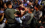 Police clash with demonstrators protesting against Prime Minister Benjamin Netanyahu and his government and for the release of hostages held in the Gaza Strip, in Jerusalem, June 29, 2024. (Yossi Zamir/Flash90)
