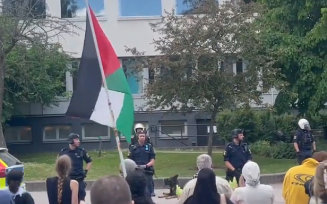 Police surround a building in Sweden's Royal Institute of Technology where anti-Israel activists had barricaded themselves, as protesters' supporters gather, in Stockholm, Sweden, June 7, 2024. (Screen capture: X, used in accordance with Clause 27a of the Copyright Law) Police surround a building in Sweden's Royal Institute of Technology where anti-Israel activists had barricaded themselves, as protesters' supporters gather, in Stockholm, Sweden, June 7, 2024. (Screen capture: X, used in accordance with Clause 27a of the Copyright Law)