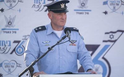 IAF chief Maj. Gen. Tomer Bar speaks at a graduation ceremony for pilots, June 27, 2024. (Israel Defense Forces)