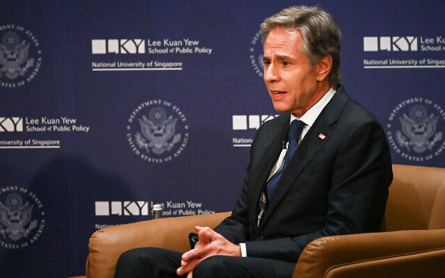 US Secretary of State Antony Blinken takes part in a conversation with former Singapore ambassador Chan Heng Chee at the Asian Civilisation Museum in Singapore on July 31, 2024. (Photo by Roslan RAHMAN / AFP) US Secretary of State Antony Blinken takes part in a conversation with former Singapore ambassador Chan Heng Chee at the Asian Civilisation Museum in Singapore on July 31, 2024. (Photo by Roslan RAHMAN / AFP)