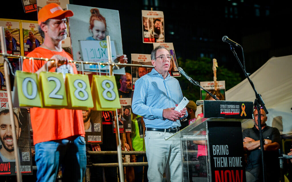 Thomas Nides, Former United States ambassador to Israel speaks during a rally calling for the release of Israelis held hostage by Hamas terrorists in Gaza, at "Hostage Square" in Tel Aviv, July 20, 2024. (Avshalom Sassoni/Flash90)