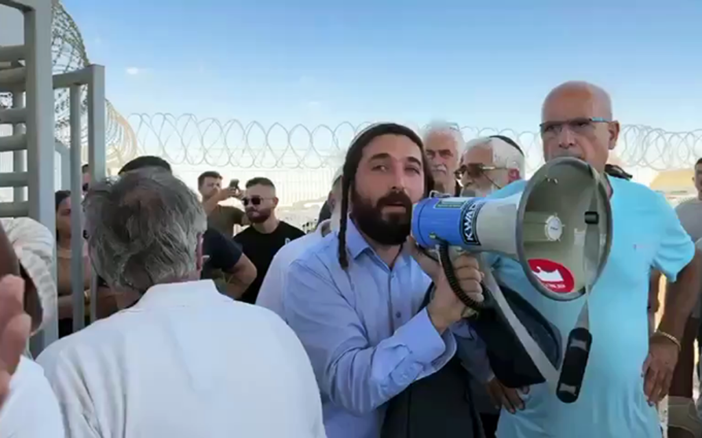 MK Zvi Sukkot (Religious Zionism) pictured after breaking into the IDF's Sde Teiman detention center, July 29, 2024. (X screenshot, used in accordance with clause 27a of the copyright law)
