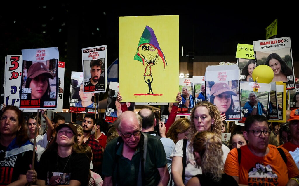 A rally calling for the release of Israelis held hostage by Hamas in Gaza, in Tel Aviv, August 24, 2024. (Avshalom Sassoni/Flash90)