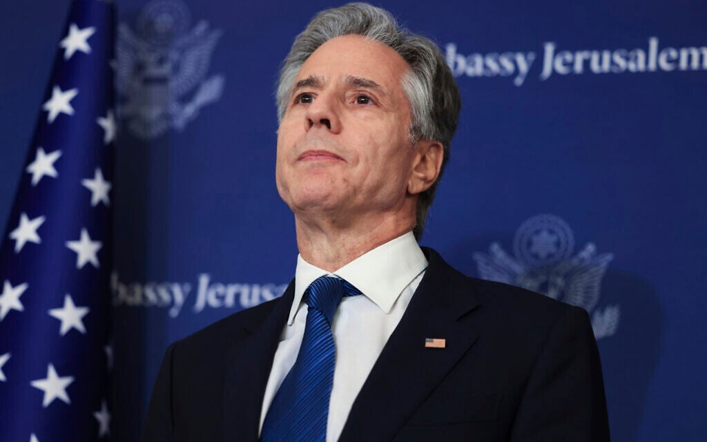US Secretary of State Antony Blinken speaks to media at the David Kempinski Hotel in Tel Aviv, Aug. 19, 2024. (Kevin Mohatt/Pool Photo via AP)