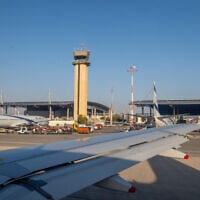 Flights take off at Ben Gurion Airport. April 17, 2024. (Yossi Aloni/Flash90)
