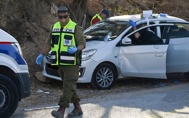 Israeli security forces at the scene of a shooting attack in the Jordan Valley, in the West Bank, on August 11, 2024. (Michael Giladi/Flash90) Israeli security forces at the scene of a shooting attack in the Jordan Valley, in the West Bank, on August 11, 2024. (Michael Giladi/Flash90)