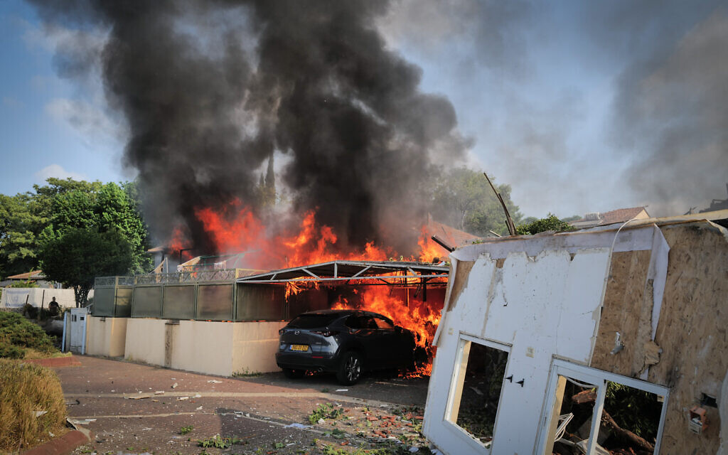 A home in Katzrin that was directly hit in a rocket attack from Lebanon, August 21, 2024. (Michael Giladi/Flash90)