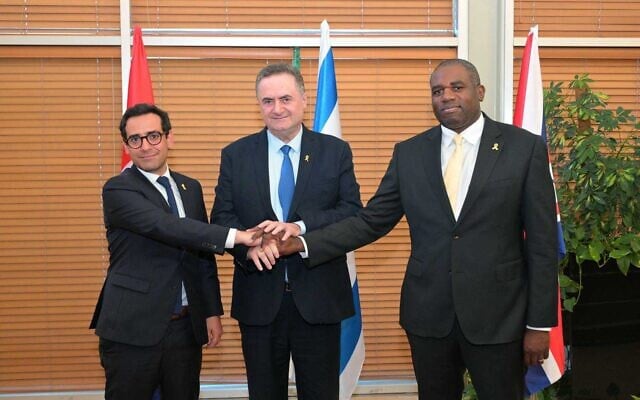 Foreign Minister Israel Katz (center) with his French counterpart Stephane Sejourne (left) and British counterpart David Lammy in Jerusalem, August 16, 2024. (Shlomi Amsalem/GPO) Foreign Minister Israel Katz (center) with his French counterpart Stephane Sejourne (left) and British counterpart David Lammy in Jerusalem, August 16, 2024. (Shlomi Amsalem/GPO)