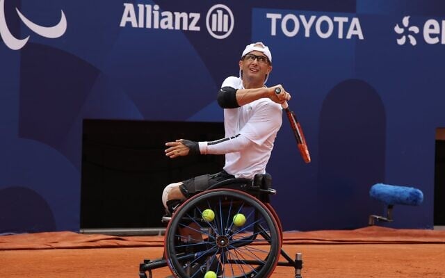 Israeli wheelchair tennis player Guy Sasson competes in men's quad singles at the 2024 Paris Paralympics on August 31, 2024. (Keren Isaacson) Israeli wheelchair tennis player Guy Sasson competes in men's quad singles at the 2024 Paris Paralympics on August 31, 2024. (Keren Isaacson)