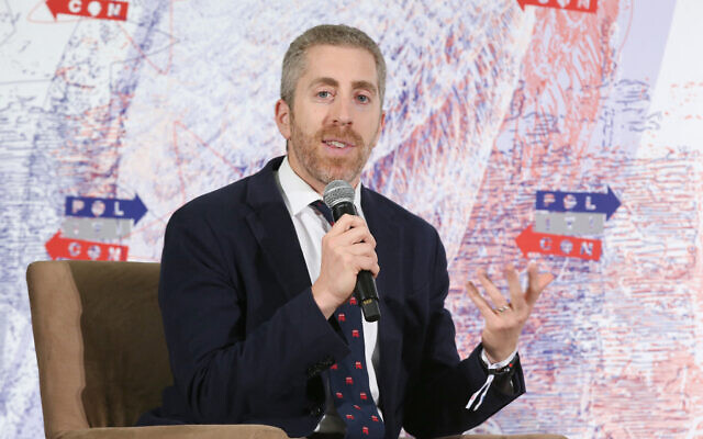 Joel Pollak speaks onstage during Politicon 2018 at the Los Angeles Convention Center on October 21, 2018. (Photo by Phillip Faraone / GETTY IMAGES NORTH AMERICA / Getty Images via AFP)