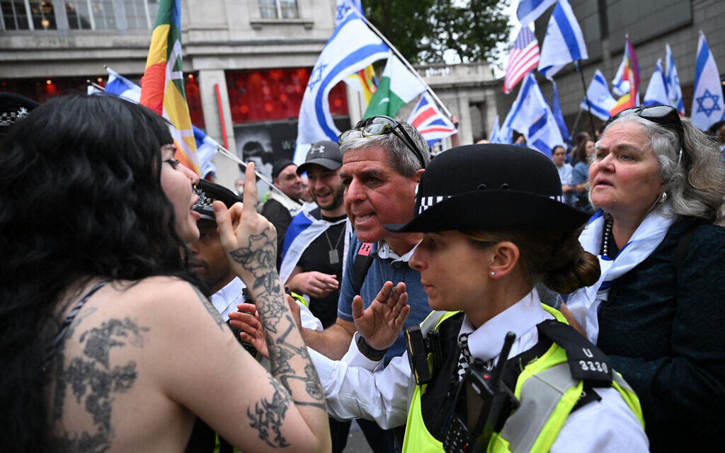 Pro-Israel supporters remonstrate with pro-Palestinian, anti-Israel activists at a counter demonstration following a National Day of Action for Palestine march, in London on September 7, 2024. (Justin Tallis/AFP)