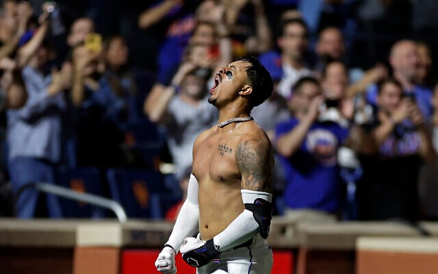 New York Mets' Mark Vientos reacts after hitting a two-run walkoff home run during the 10th inning of a baseball game against the Cincinnati Reds, September 6, 2024, in New York. (AP Photo/Adam Hunger) New York Mets' Mark Vientos reacts after hitting a two-run walkoff home run during the 10th inning of a baseball game against the Cincinnati Reds, September 6, 2024, in New York. (AP Photo/Adam Hunger)