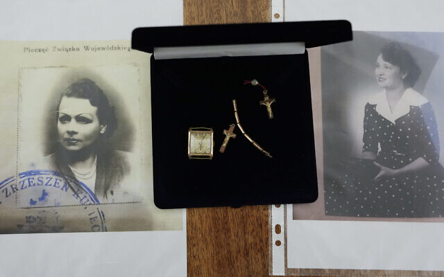 Amber crucifixes and golden jewelry that were confiscated by Nazi Germans from Stanislawa Wasilewska and returned to relatives in a ceremony in Warsaw, Poland, on September 10, 2024. (AP Photo/Czarek Sokolowski) Amber crucifixes and golden jewelry that were confiscated by Nazi Germans from Stanislawa Wasilewska and returned to relatives in a ceremony in Warsaw, Poland, on September 10, 2024. (AP Photo/Czarek Sokolowski)