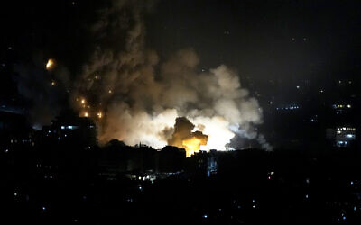 Smoke rises from Israeli airstrikes in Beirut's southern suburbs, Lebanon, Saturday, Sept. 28, 2024. (AP Photo/Hassan Ammar)