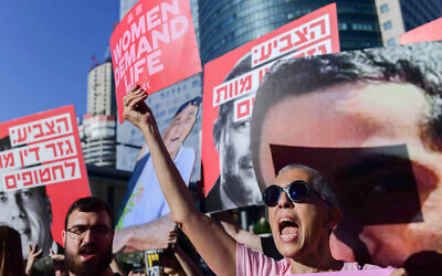Israelis protest calling for the release of hostages held kidnapped by Hamas terrorists in Gaza outside the IDF headquarters in Tel Aviv, September 19, 2024. (Tomer Neuberg/Flash90)