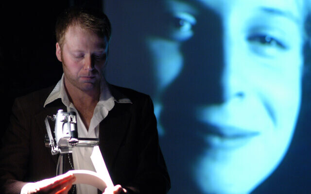 Volker Gerling, creator of 'Portraits in Motion,' his 'thumb cinema' performance art that he will perform at the Israel Festival in Jerusalem on September 18 and 19, 2024 (Courtesy)