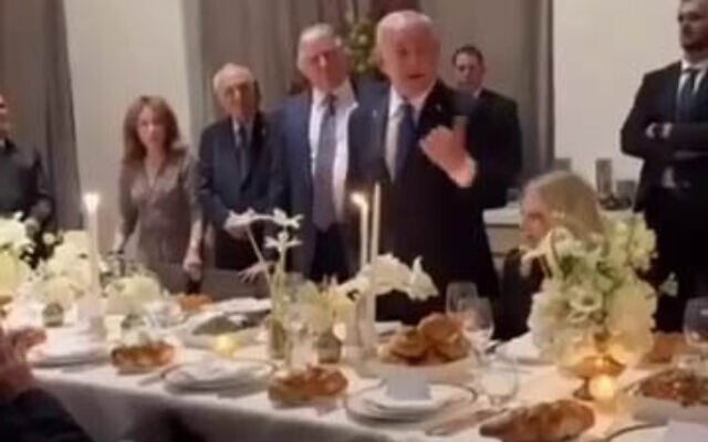 Prime Minister Benjamin Netanyahu (2nd right) attends a dinner at a New York City Hotel with billionaire benefactor Simon Falic, September 27, 2024. (YouTube video screenshot: used in accordance with Clause 27a of the Copyright Law) Prime Minister Benjamin Netanyahu (2nd right) attends a dinner at a New York City Hotel with billionaire benefactor Simon Falic, September 27, 2024. (YouTube video screenshot: used in accordance with Clause 27a of the Copyright Law)