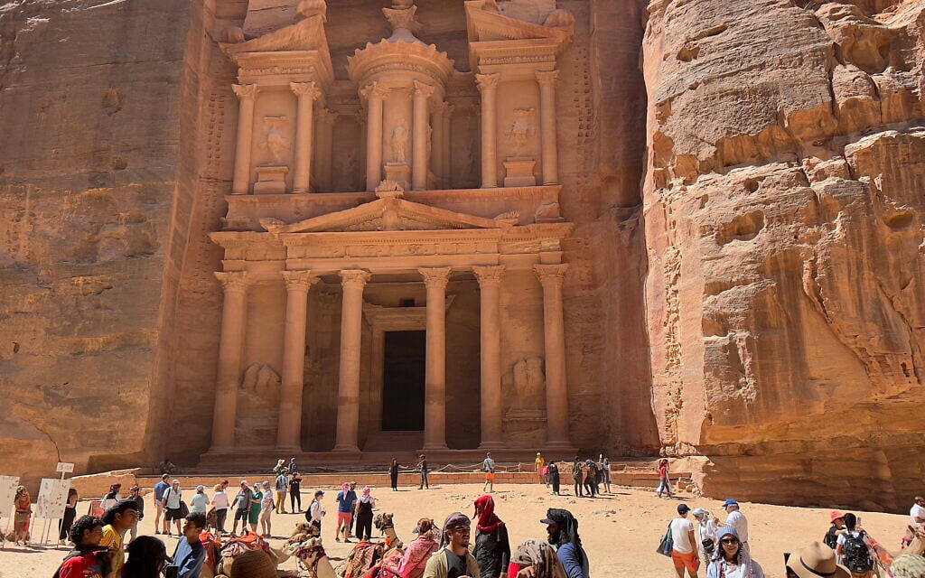 Jordan evacuates some 1,800 tourists from Petra after flooding hits