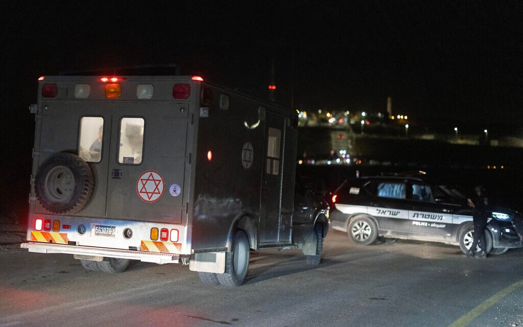 An Israeli military ambulance arrives at the site of a deadly Hezbollah drone strike near the north-central Israeli town of Binyamina, on October 13, 2024(Oren ZIV / AFP)