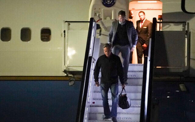 United States Secretary of State Antony Blinken, disembarks from his plane upon arrival at Stansted Airport, north of London on October 24, 2024 (Nathan Howard / POOL / AFP) United States Secretary of State Antony Blinken, disembarks from his plane upon arrival at Stansted Airport, north of London on October 24, 2024 (Nathan Howard / POOL / AFP)