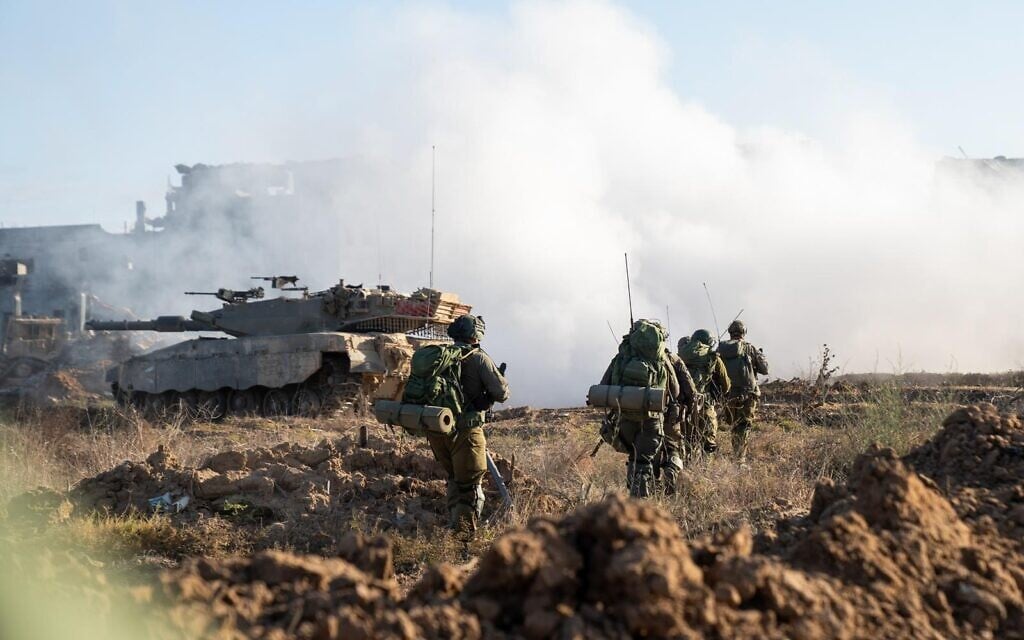 IDF troops with the 252nd Division operate in the Netzarim Corridor in the central Gaza Strip, in a handout image published October 3, 2024. (Israel Defense Forces)