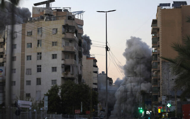 Smoke rises from the site of an Israeli airstrike that targeted Beirut's southern suburbs neighbourhood of Ghobeiry on November 14, 2024. (AFP) Smoke rises from the site of an Israeli airstrike that targeted Beirut's southern suburbs neighbourhood of Ghobeiry on November 14, 2024. (AFP)
