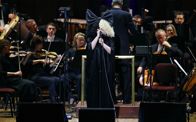 Sia performing at the Anti-Defamation League's annual ADL In Concert Against Hate, in Washington, November 18, 2024. (Jemal Countess / GETTY IMAGES NORTH AMERICA / Getty Images via AFP) Sia performing at the Anti-Defamation League's annual ADL In Concert Against Hate, in Washington, November 18, 2024. (Jemal Countess / GETTY IMAGES NORTH AMERICA / Getty Images via AFP)