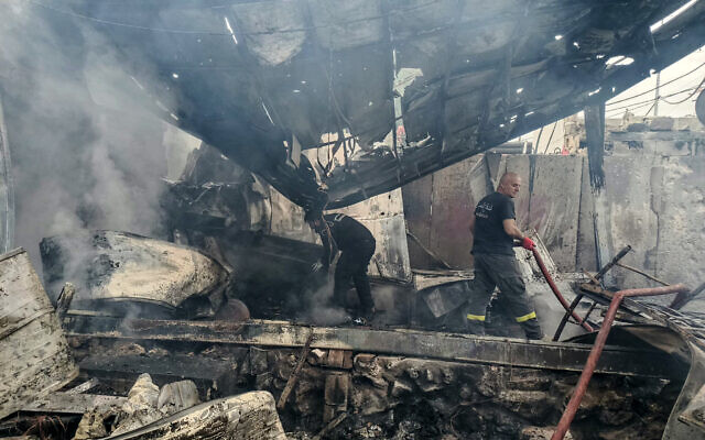 Rescuers at the scene of an Israeli airstrike on a Lebanese Army post in Amriyeh in southern Lebanon on November 24, 2024 (Kawnat HAJU / AFP) Rescuers at the scene of an Israeli airstrike on a Lebanese Army post in Amriyeh in southern Lebanon on November 24, 2024 (Kawnat HAJU / AFP)