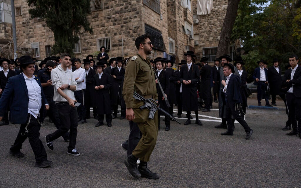 As coalition falls into line, law maintaining Haredi exemption from IDF service will pass