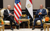 Egyptian President Abdel Fattah el-Sissi and his US counterpart Joe Biden hold a meeting in Egypt's Red Sea resort city of Sharm el-Sheikh, on November 11, 2022 (SAUL LOEB / AFP/ File)
