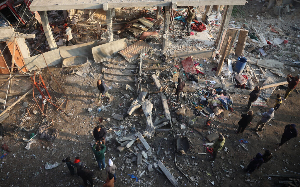 IDF strikes targeting Hamas fighters trying to loot aid reportedly kill 13