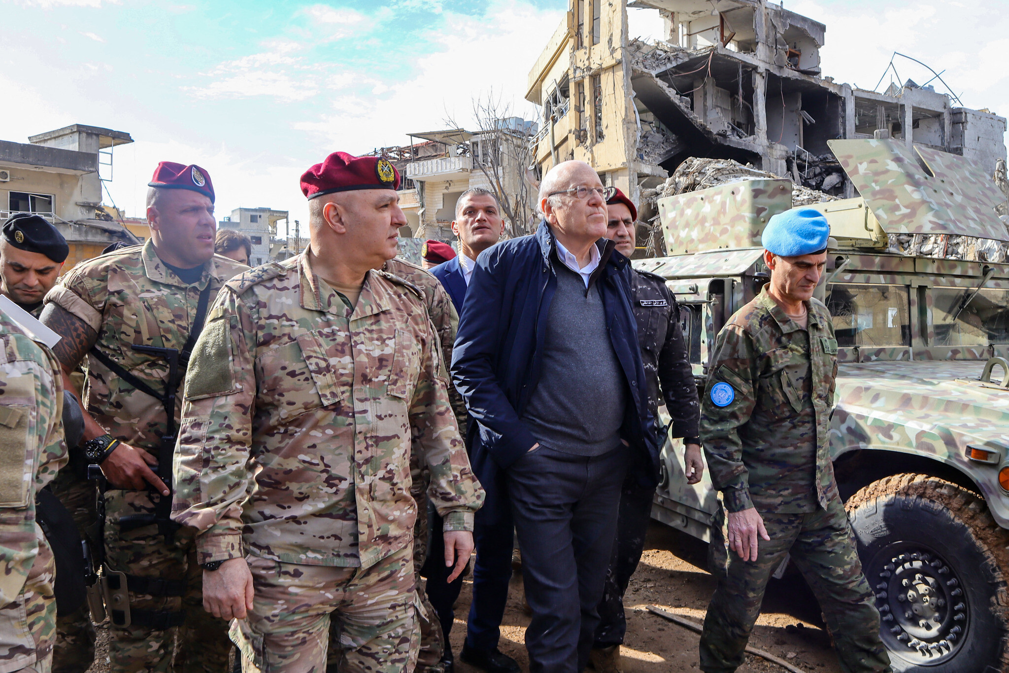 NextImg:Lebanese PM, UNIFIL call for Israel to withdraw troops faster than ceasefire demands