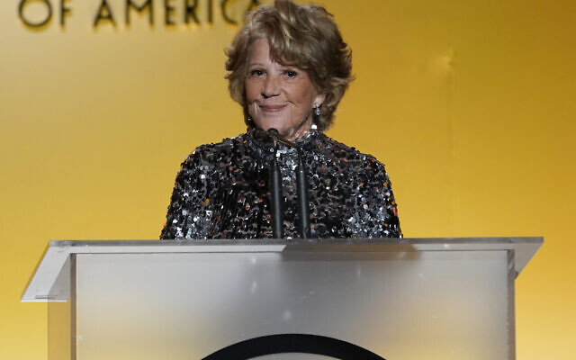 Linda Lavin speaks at the 33rd annual Producers Guild Awards, March 19, 2022, at the Fairmont Century Plaza Hotel in Los Angeles. (AP/Chris Pizzello, File) Linda Lavin speaks at the 33rd annual Producers Guild Awards, March 19, 2022, at the Fairmont Century Plaza Hotel in Los Angeles. (AP/Chris Pizzello, File)